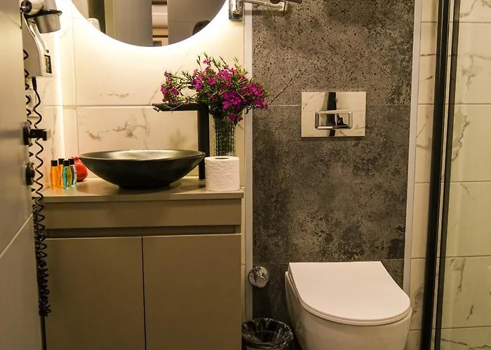 Martin Pera Bed & Breakfast