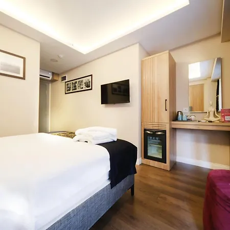 Martin Pera Istanbul