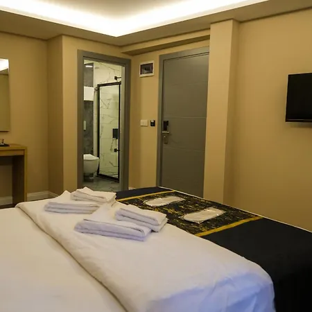 Martin Pera Bed & Breakfast *